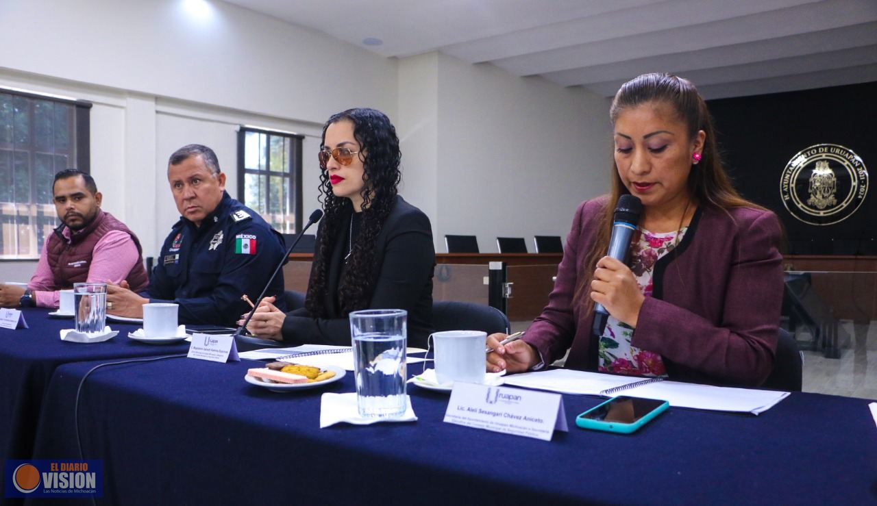 Tiendas Oxxo reconoce labor de Policías Municipales de Uruapan