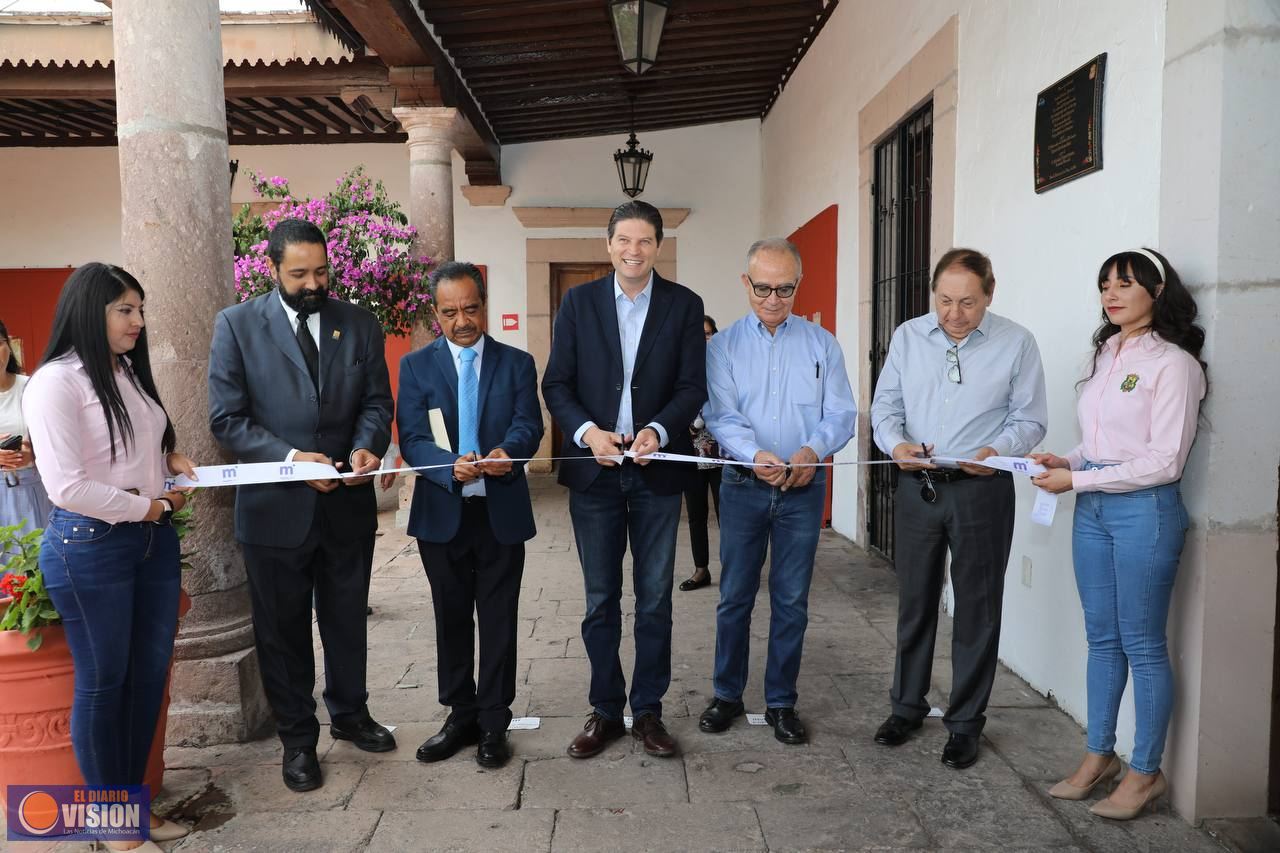 Alfonso Martínez inaugura muestra documental en Archivo Histórico de Morelia