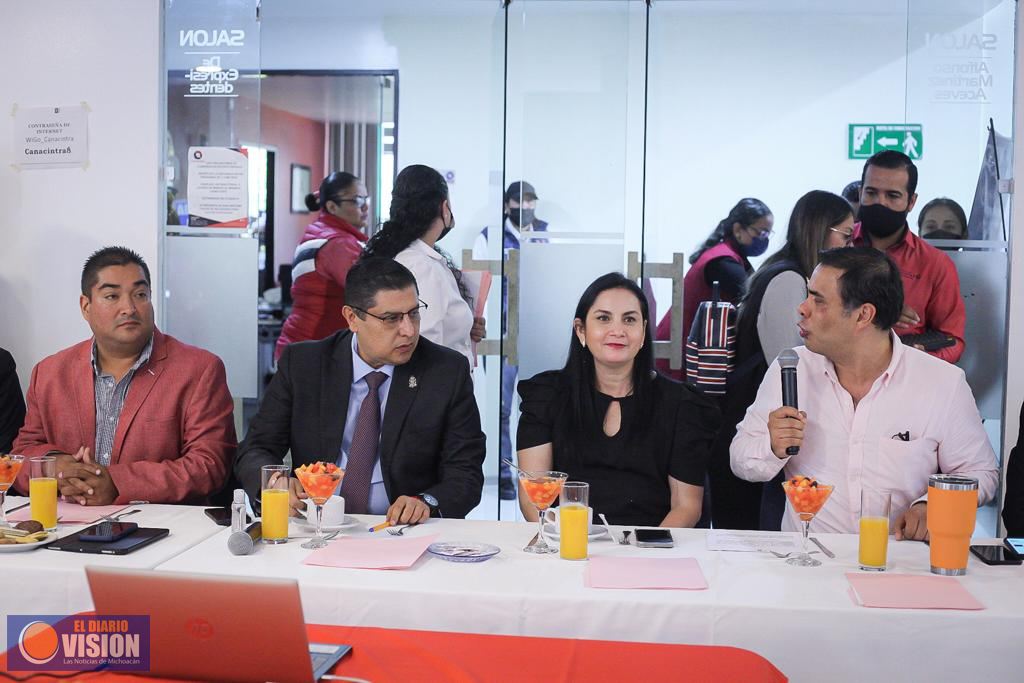 Ataca Nacho Campos y DIF municipal deserción escolar con Becas Padrino