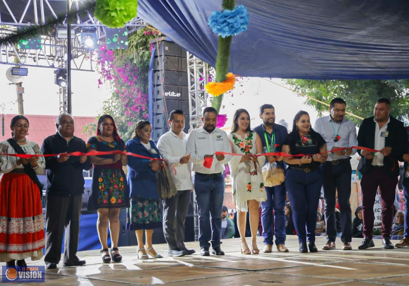 Inaugura Torres Piña la Feria del Gabán, Arte, Cultura y Gastronomía Purépecha 2022