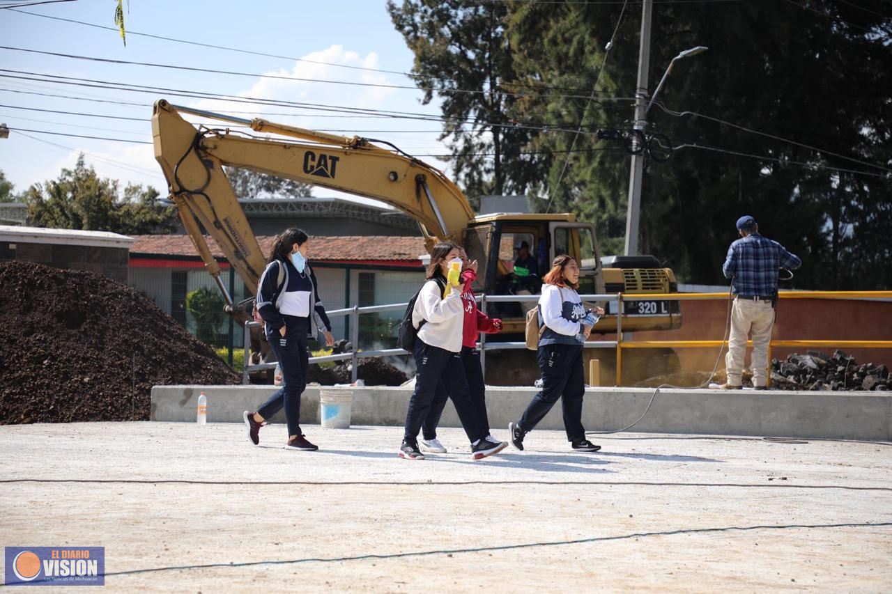 Últimos detalles en puente de dren Barajas, en Siervo de la Nación