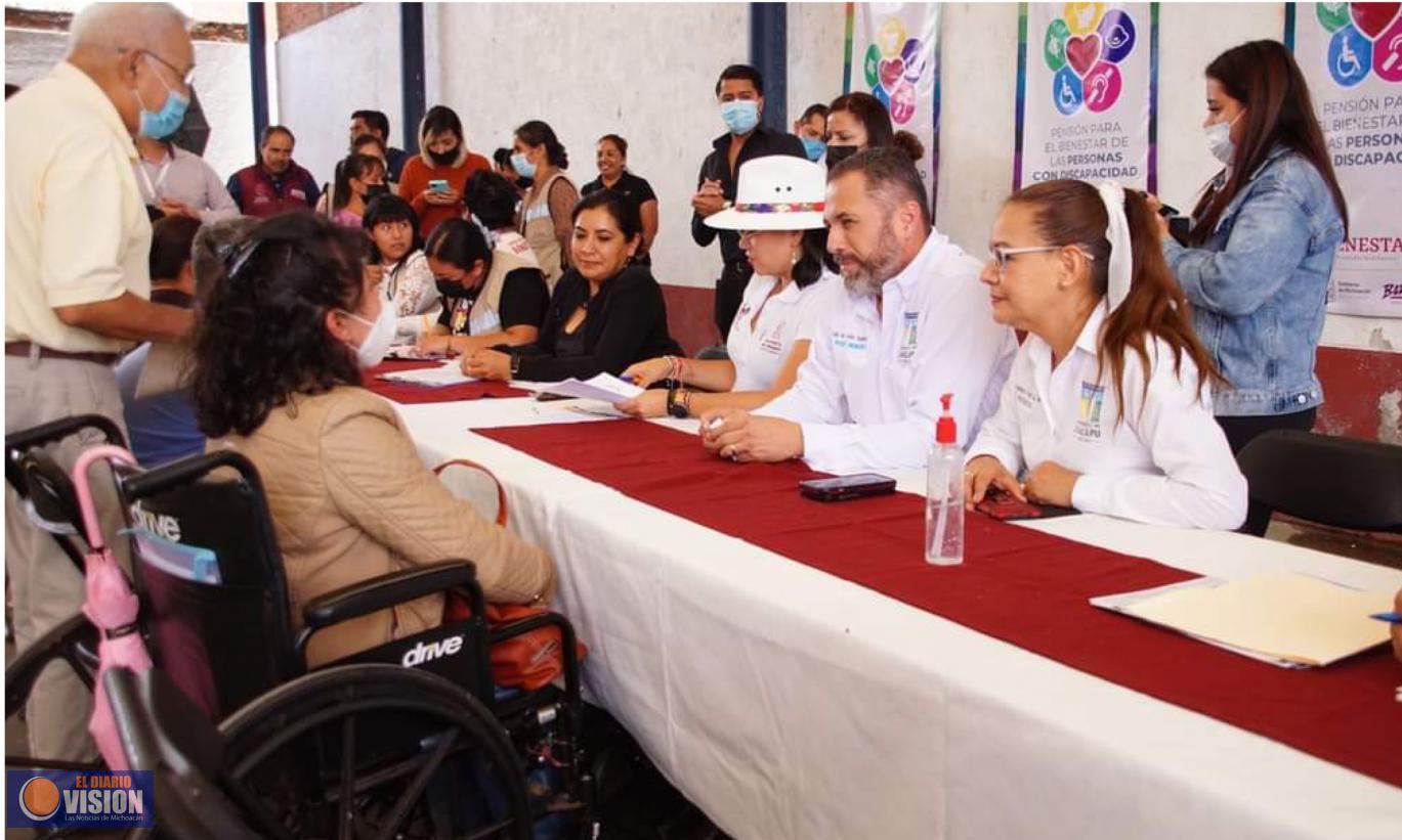 Invita Luis Felipe a registrarse para pensión de adultos mayores y discapacitados 