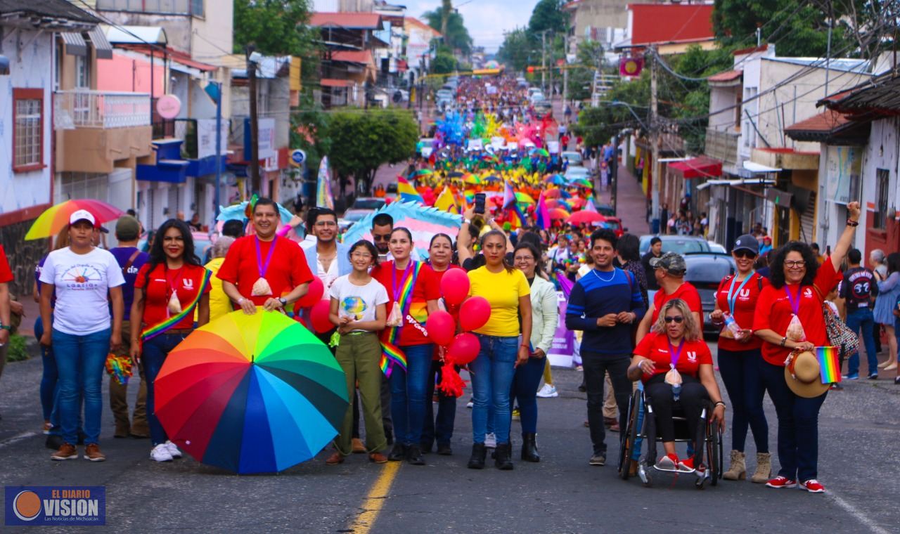 Miles participaron en marcha del día del orgullo LGBTTTIQ+ en Uruapan
