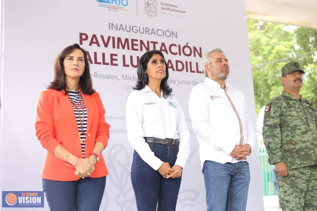Macarena Chávez Flores asistió a la inauguración de varias obras en Ario de Rosales