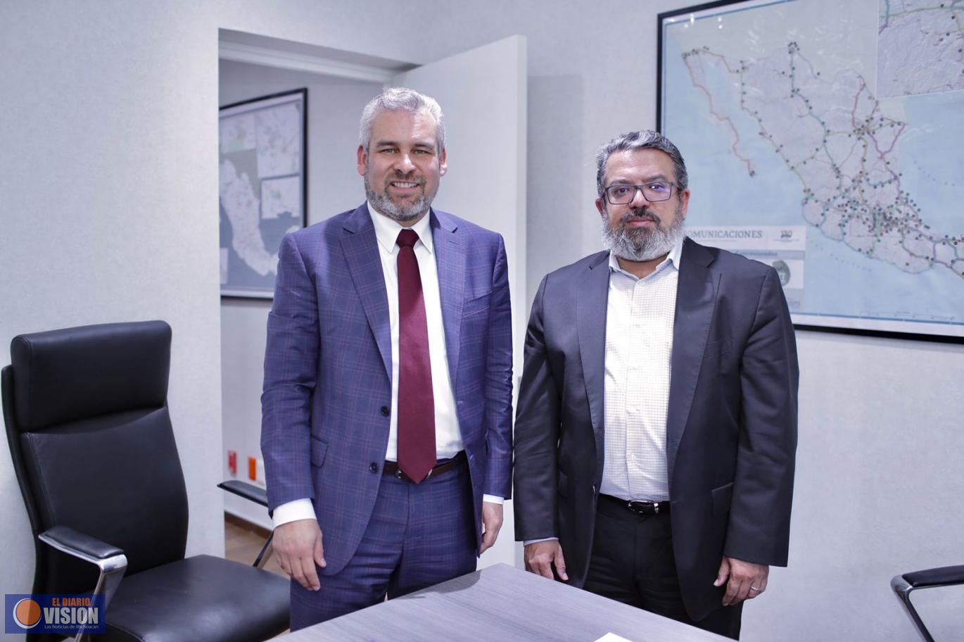 Revisan Bedolla y subsecretario de SCT el plan carretero para Aguililla