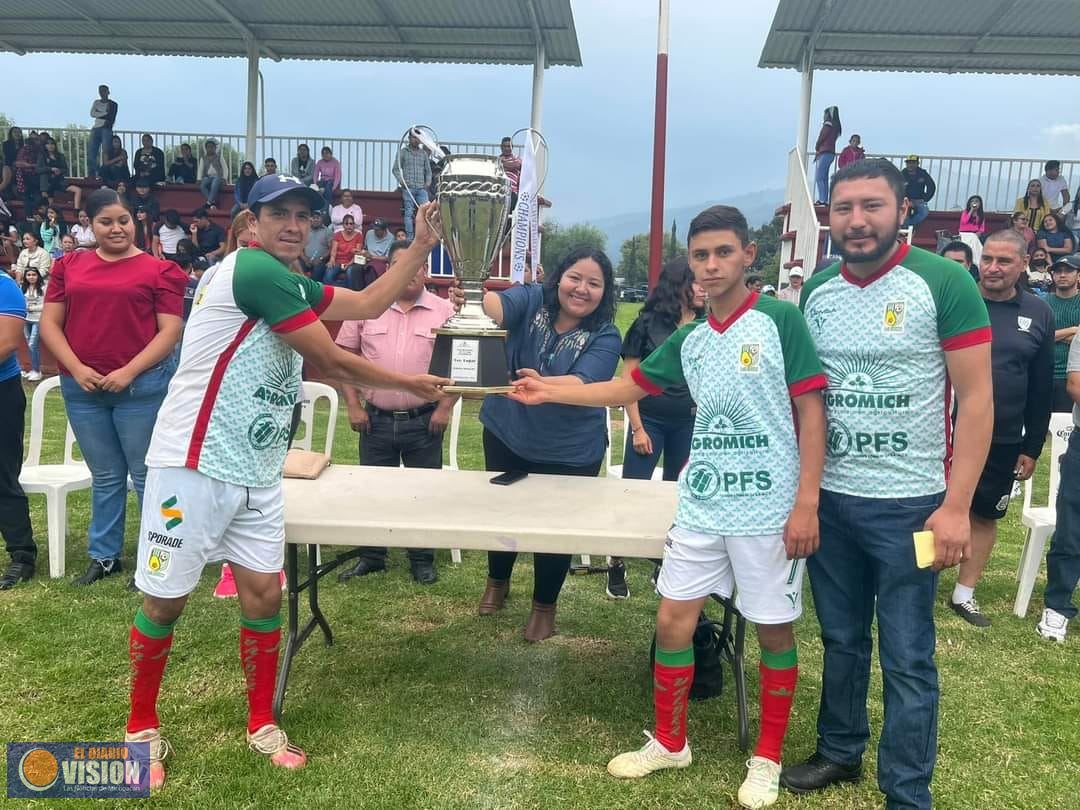 Marisol López Figueroa, clausuró el torneo categoría libre de la Liga Municipal de Fútbol