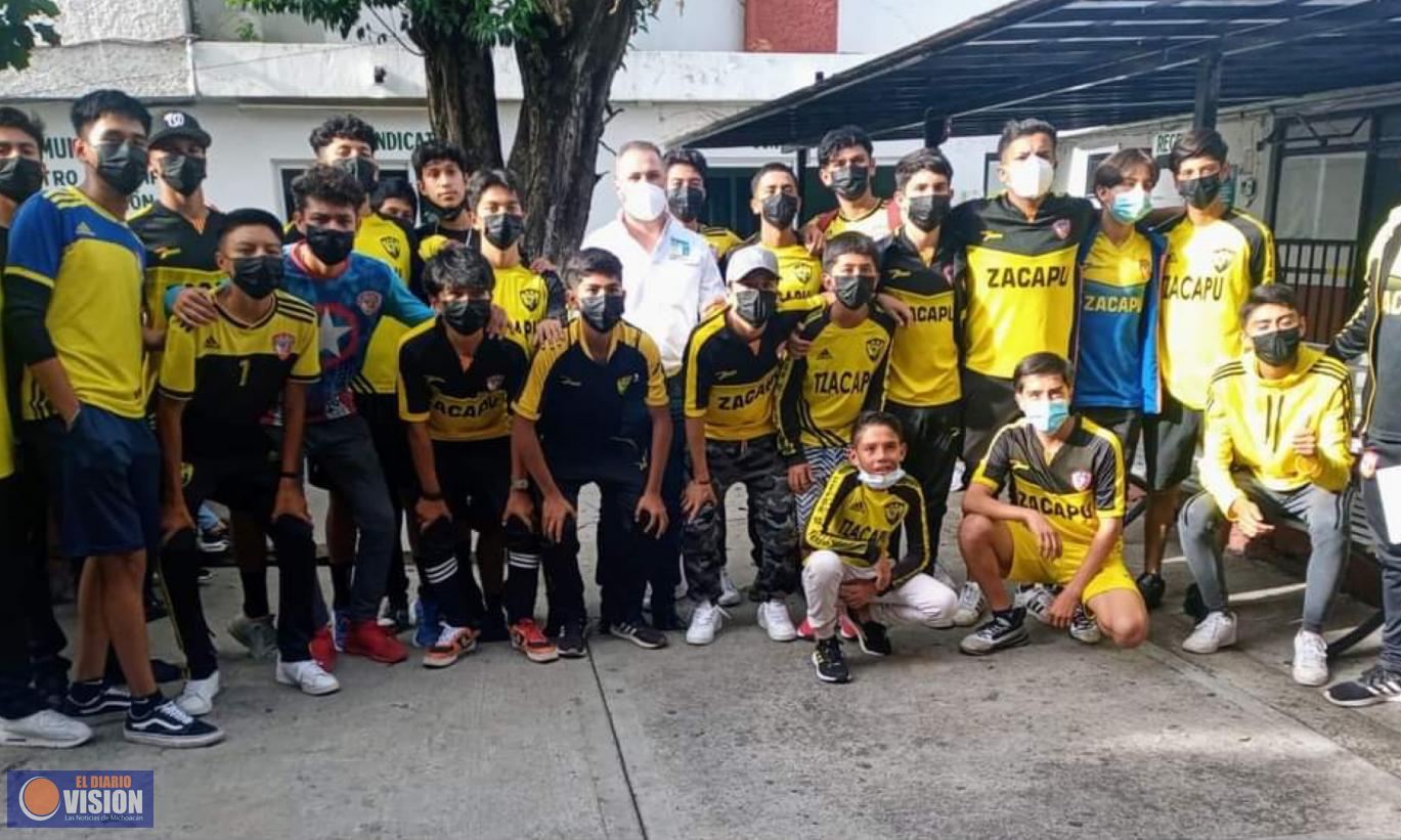 Luis Felipe León Balbanera le apuesta al deporte en sus diferentes ramas 