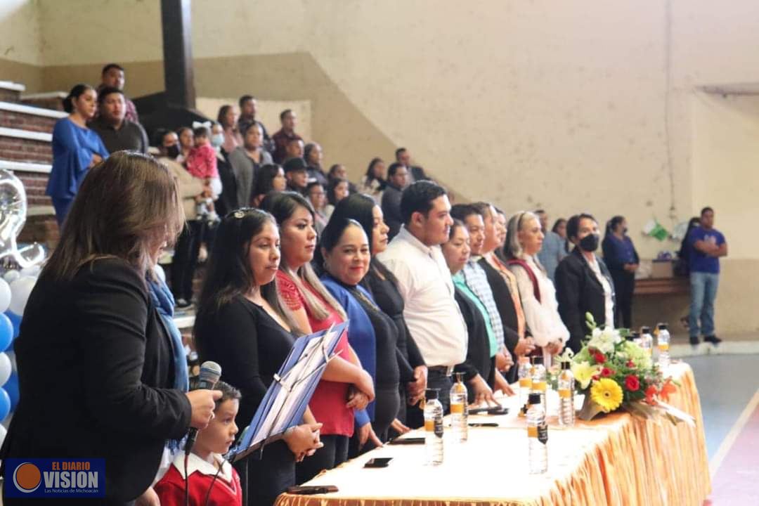 Jesús Espinoza Rochín, asistió a la clausura del ciclo escolar del jardín de niños ‘Justo Sierra’.