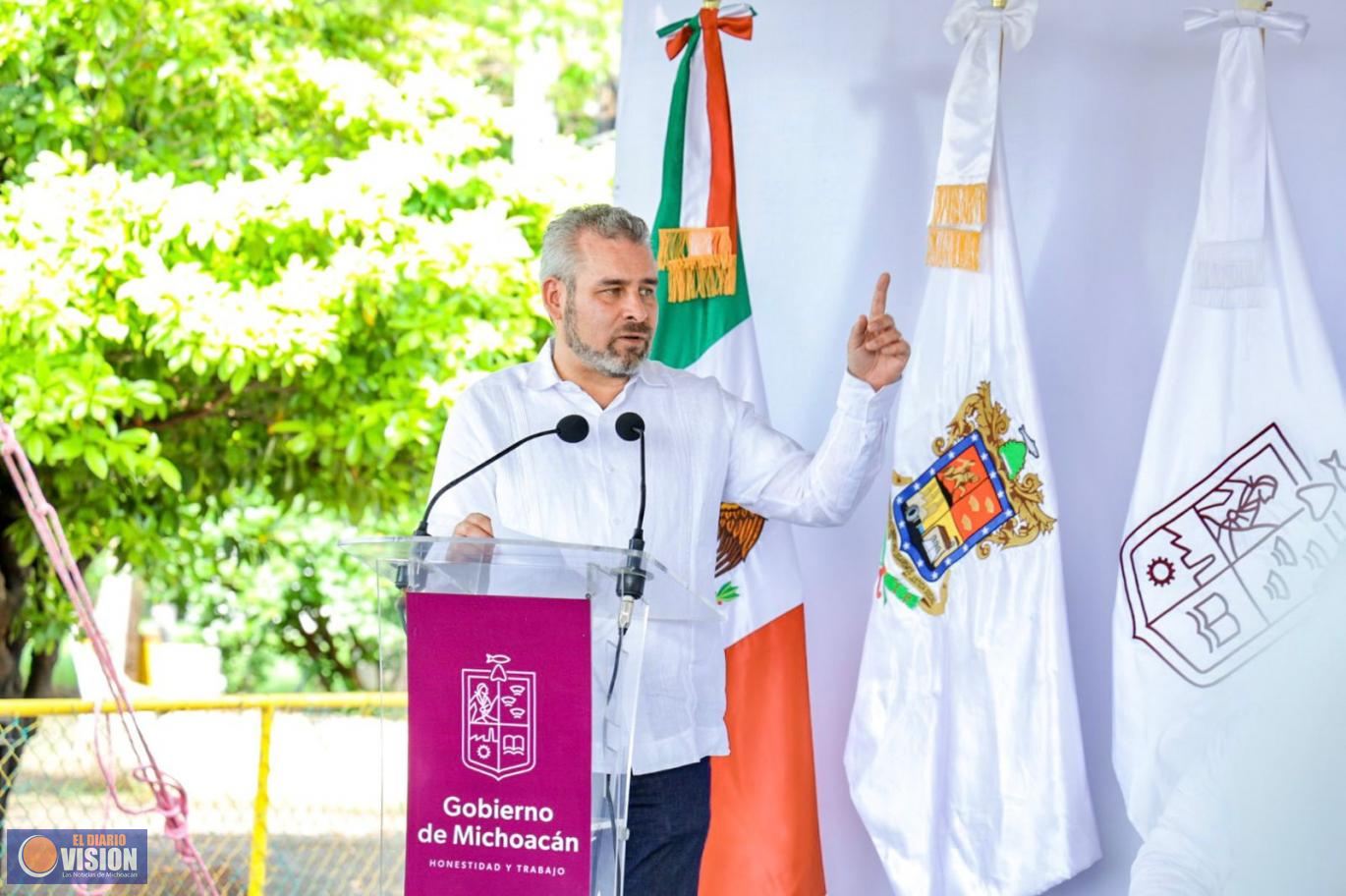 Celebra Bedolla aprobación del Congreso para legalizar las Guardias Comunales
