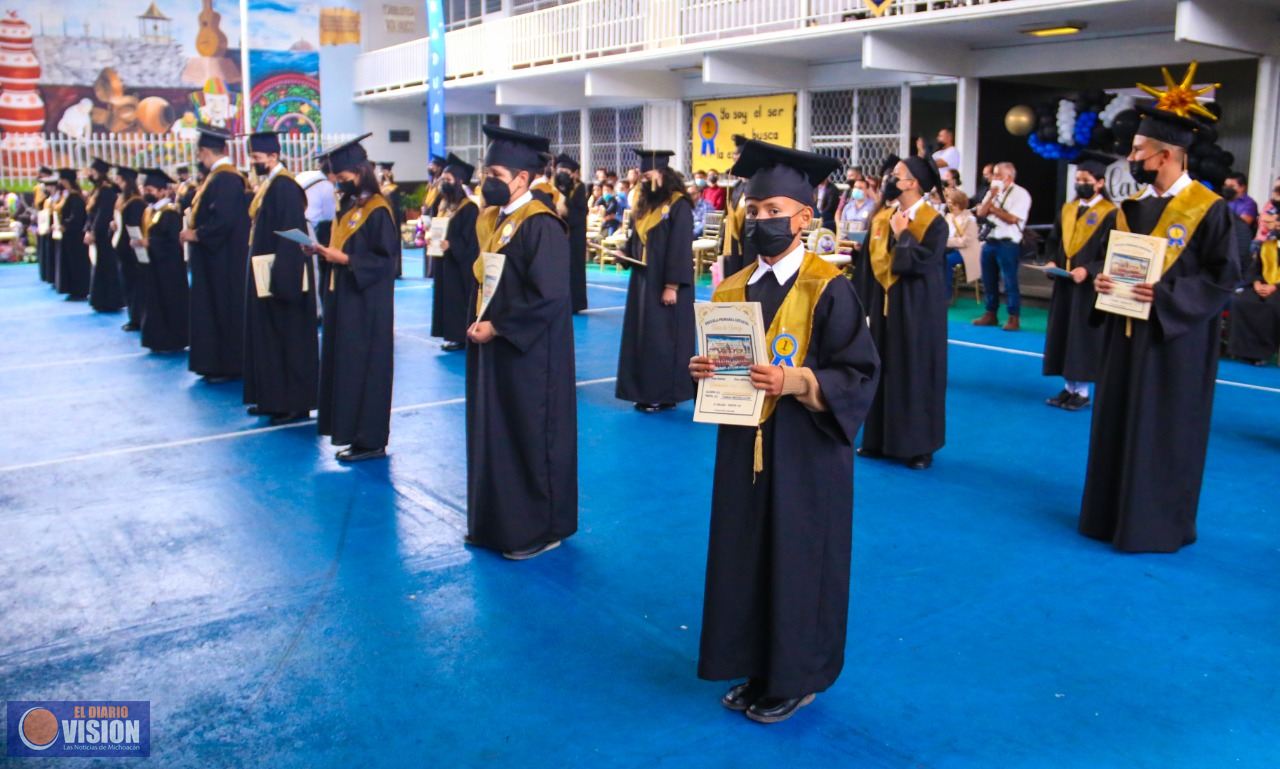 Gobierno municipal acompaña graduación de la Escuela Primaria 