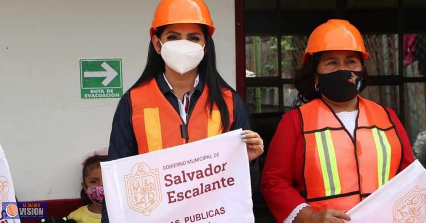 Araceli Saucedo Reyes, arrancó obra en el Jardín de Niños de la comunidad de Cuitzitan