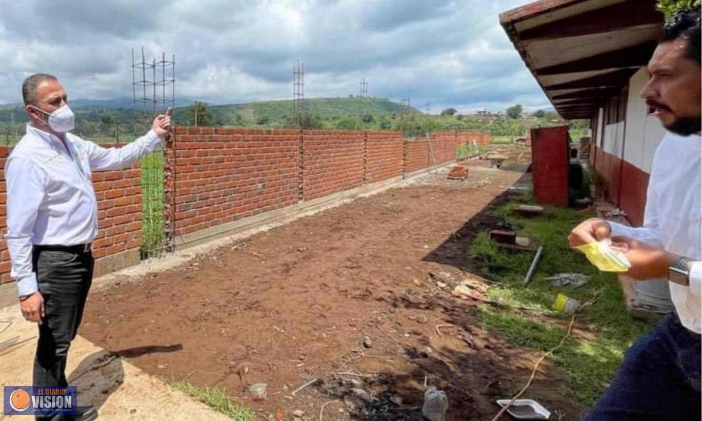 Dignifica Luis Felipe León Balbanera espacios educativos en el municipio 