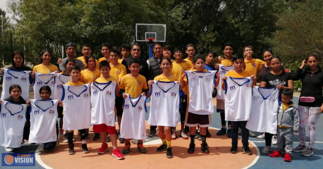 Entrega IMCUFIDE vestimenta a Club Leonas de cara a torneos nacionales
