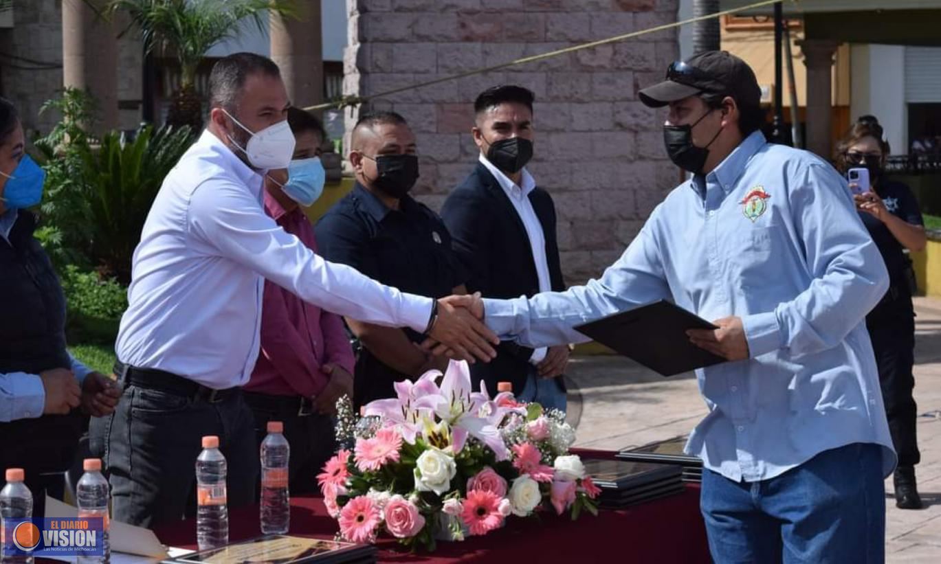 Reconoce Luis Felipe labor de los trabajadores municipales durante XXXVIII aniversario 
