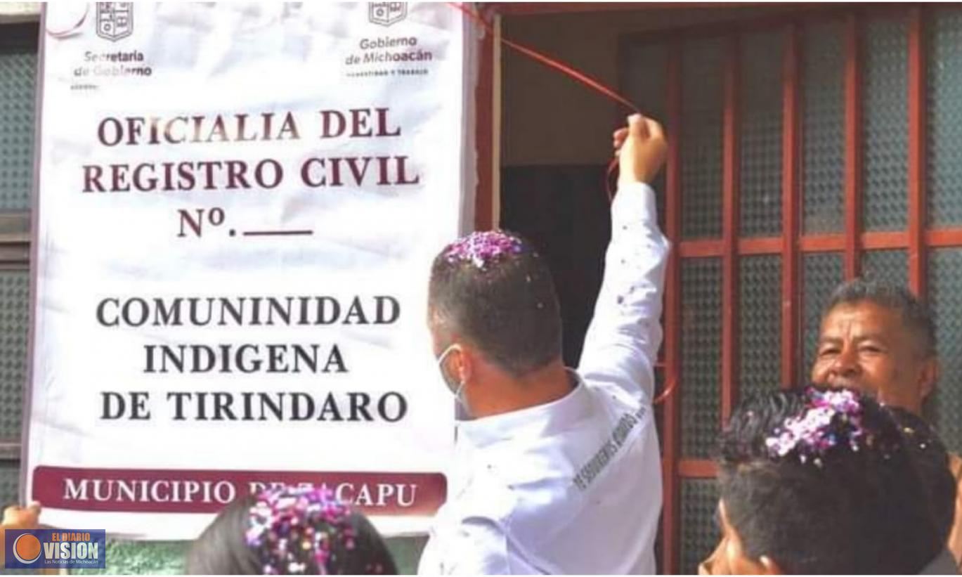 Luis Felipe asistió a la inauguración del Registro Civil en la comunidad de Tiríndaro