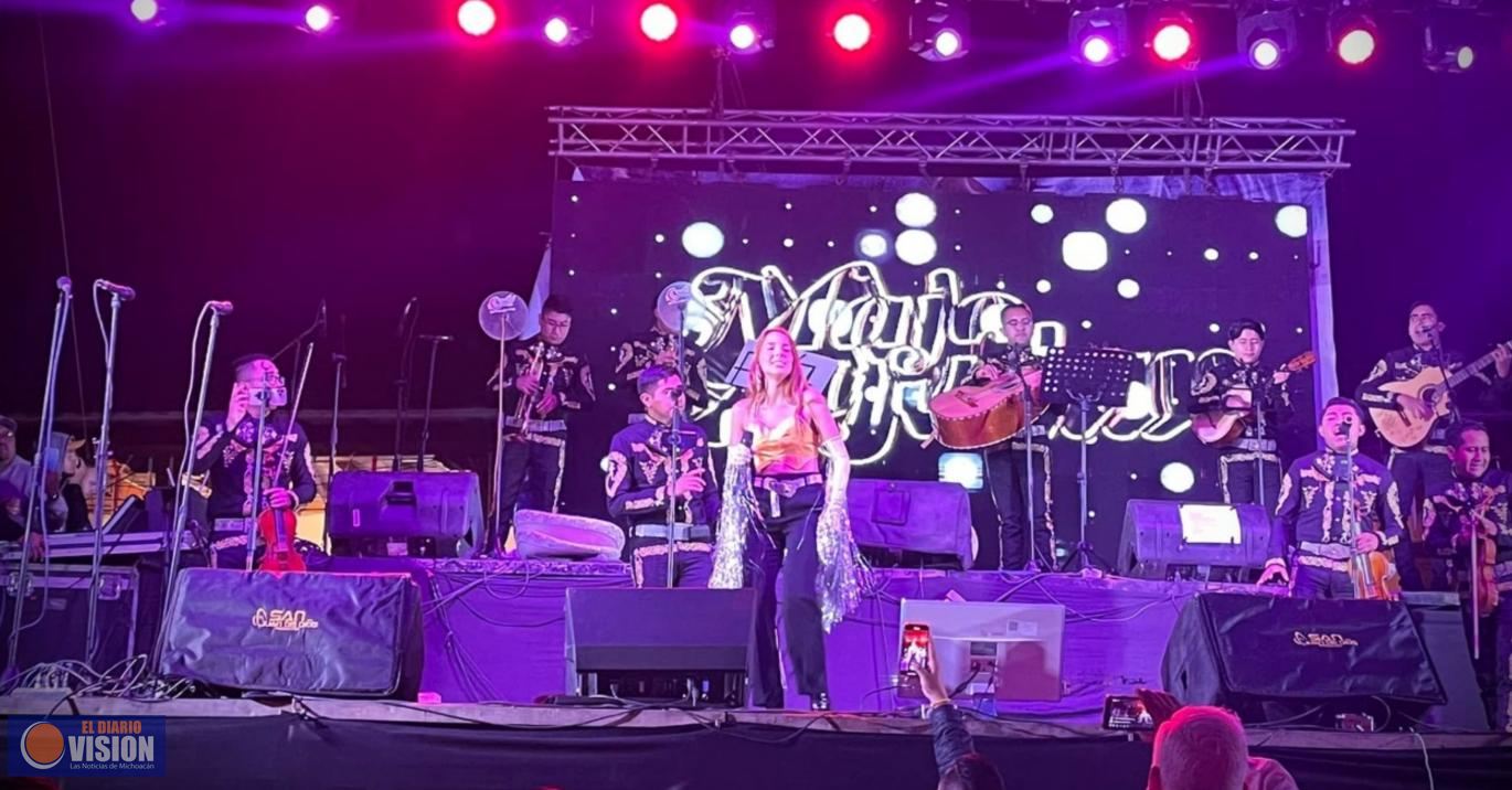 Espectacular cierre de la Feria del  Cobre con la participación de Majo Aguilar
