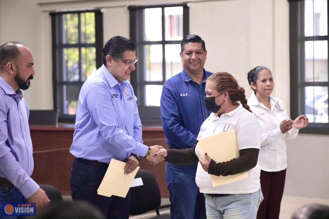 Entrega Nacho Campos reconocimiento a 92 empleados del SAP