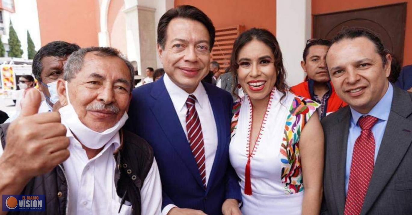 Hirepan Maya, asistió a la toma de protesta del gobernador del estado de Hidalgo, Julio Menchaca 