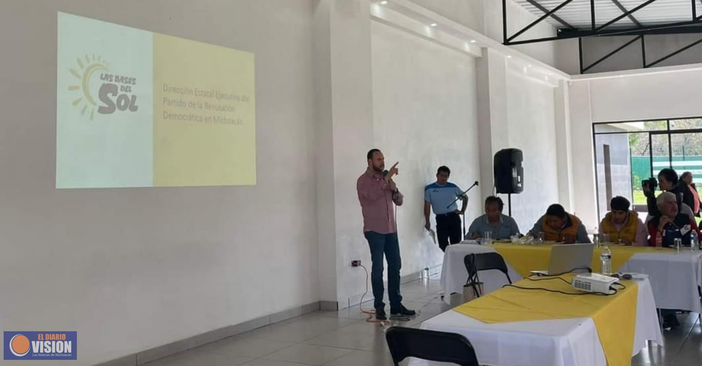Mauricio Prieto Gómez, impartió plática en el evento “Las bases del sol” desde Salvador Escalante