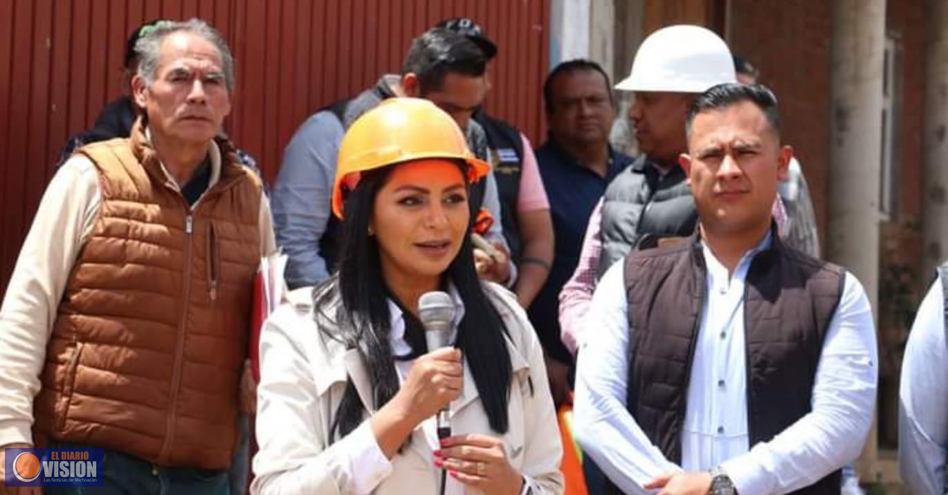 Pone en marcha Araceli Saucedo obras de pavimentación y alcantarillado en la calle Jorge Obispo