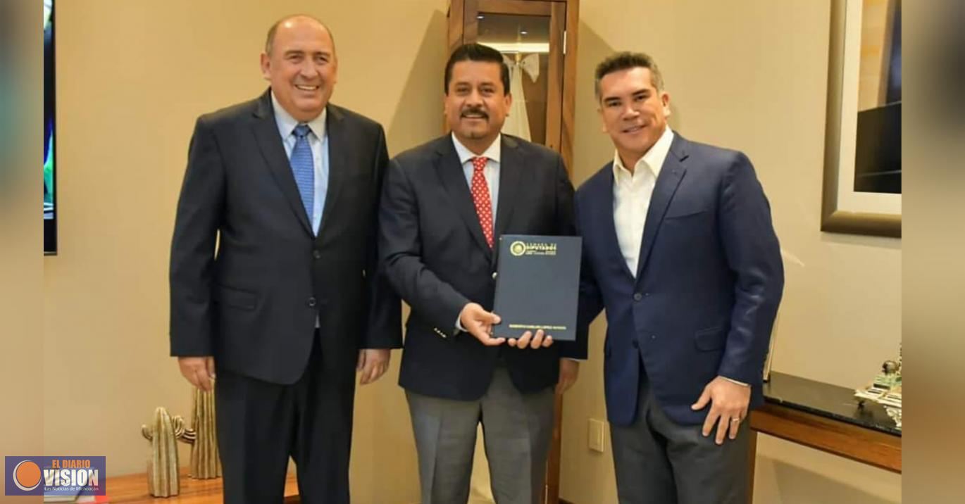 Roberto Carlos López García, entregó su primer informe de actividades legislativas
