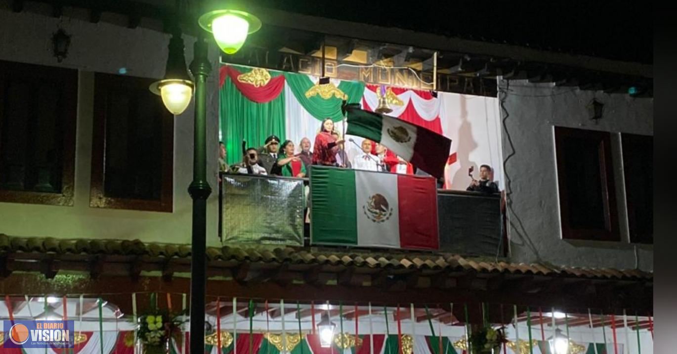 Encabeza Araceli Saucedo Reyes Grito de Independencia en Salvador Escalante