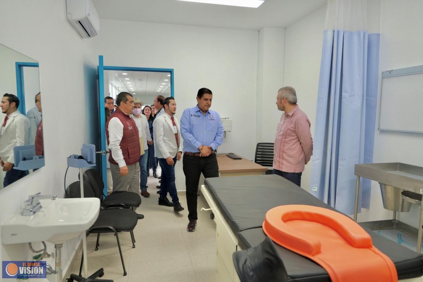 Entregan Bedolla y Nacho Campos Centro de Salud por 50.2 mdp 