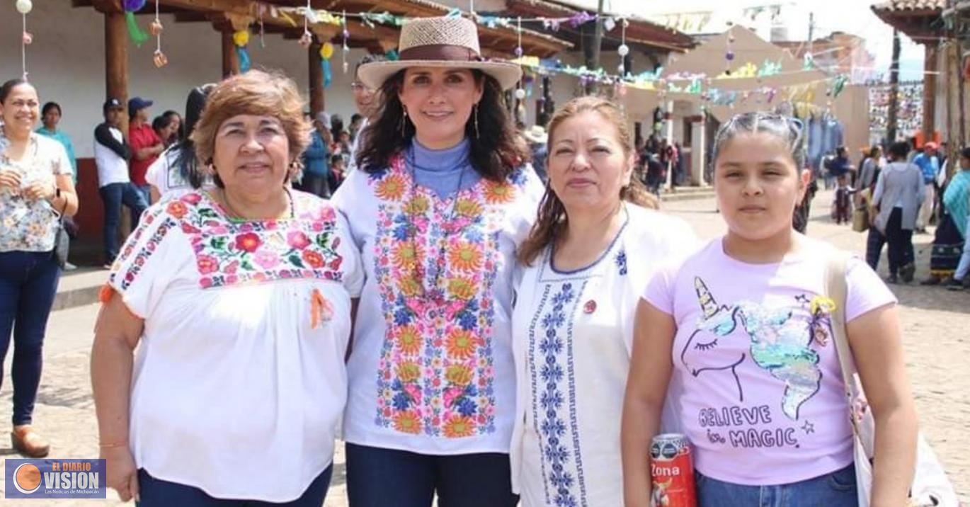 Macarena Chávez conmemoró el Día del Artesano Michoacano en la comunidad de Santa Fe de la Laguna