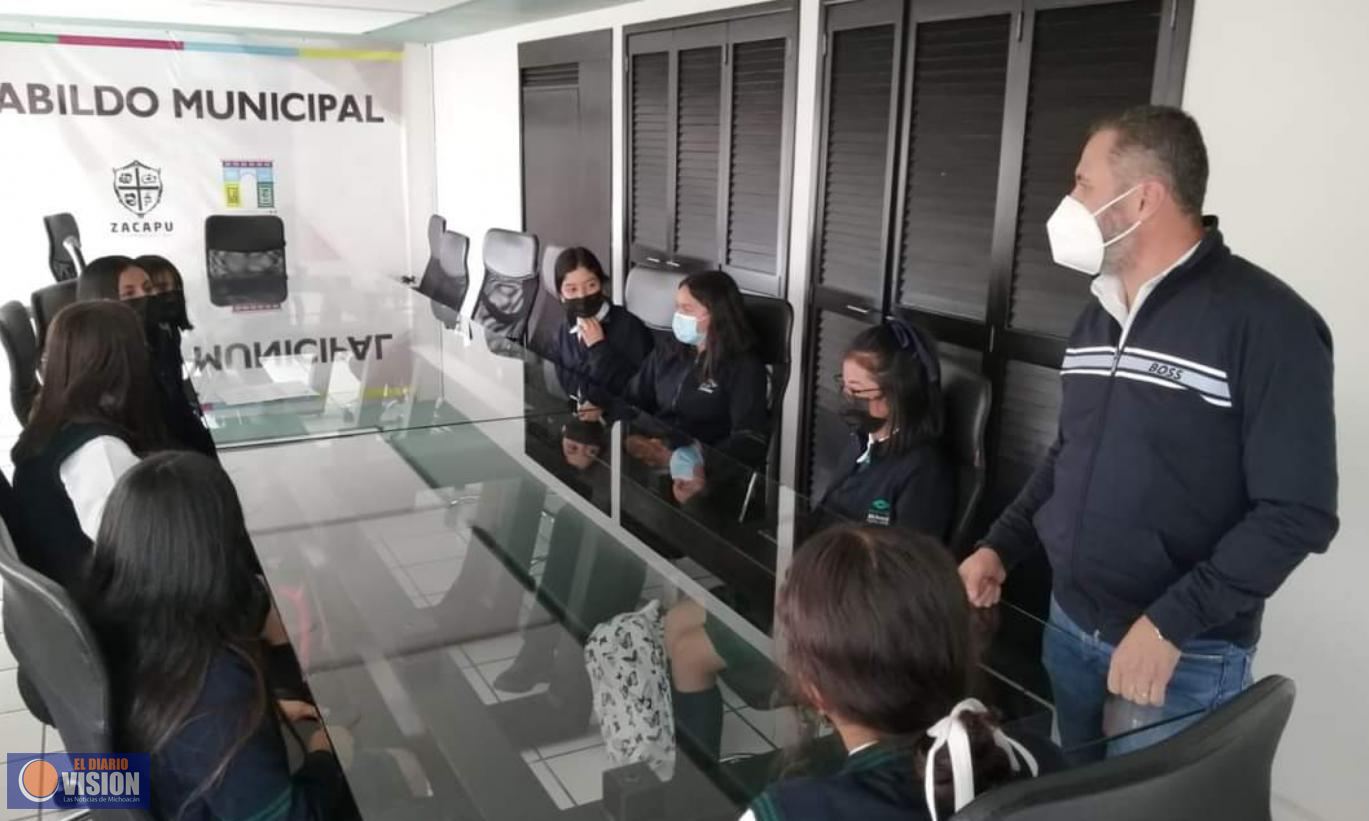 Brinda Luis Felipe León Balbanera atención directa con la ciudadanía 