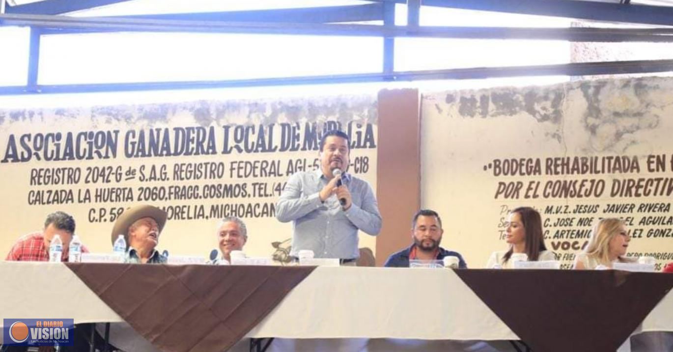 Roberto Carlos López, asistió a la sesión extraordinaria de la Asociación Ganadera de Morelia