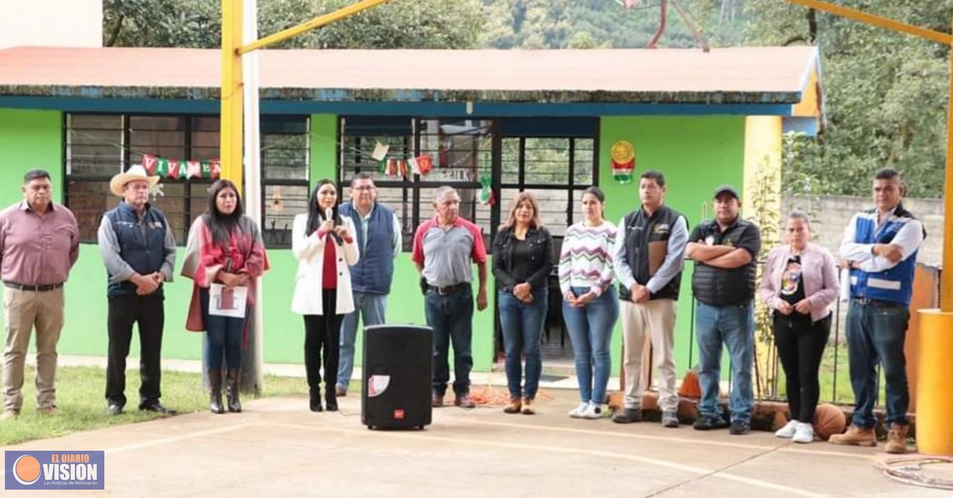 Araceli Saucedo pone en marcha construcción de sanitarios en la Primaria Miguel Lerdo de Tejada