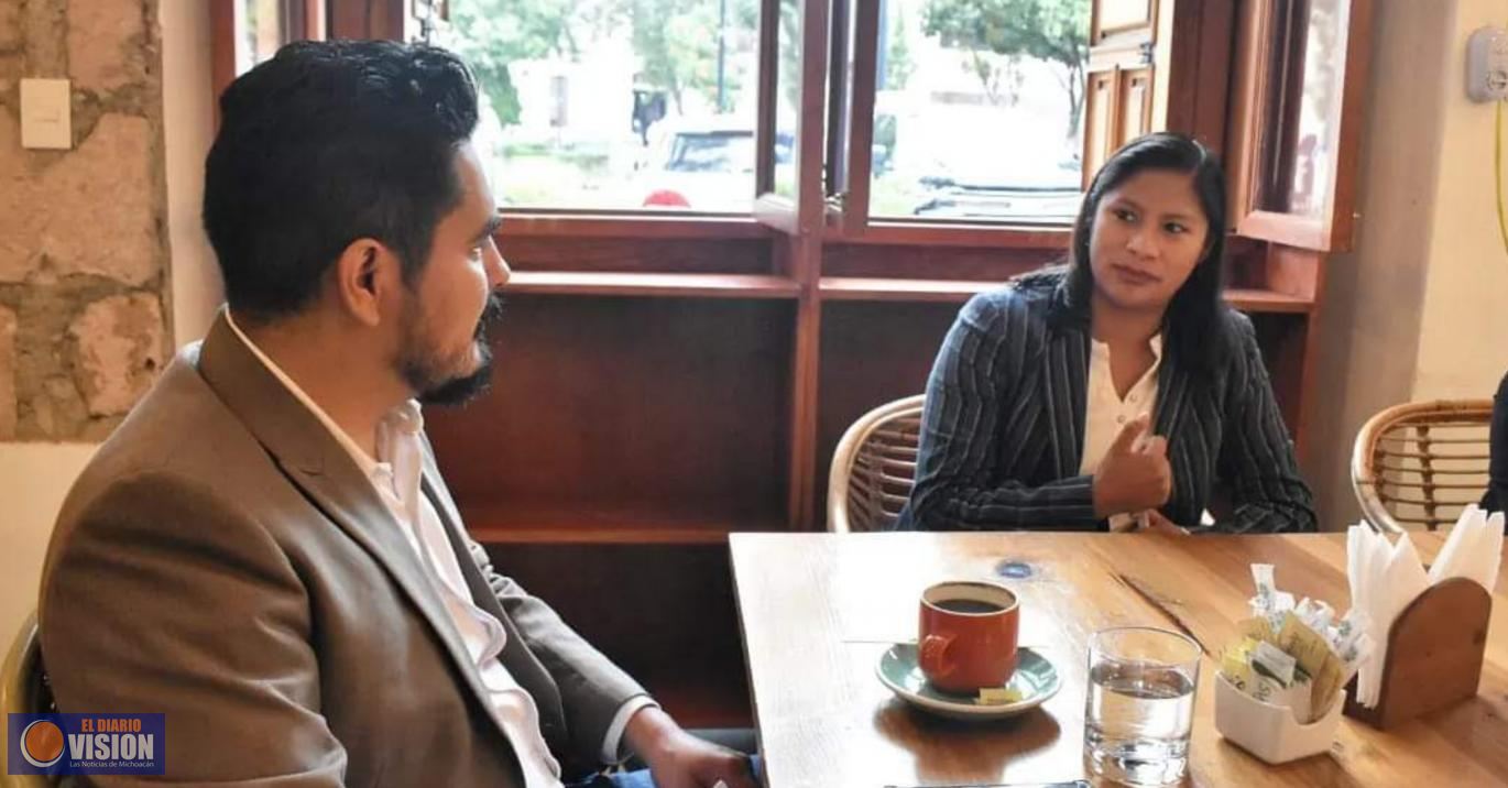 Celeste Ascencio Ortega, se reunió con el catedrático de la UMSNH, Aristóteles Aguilasocho