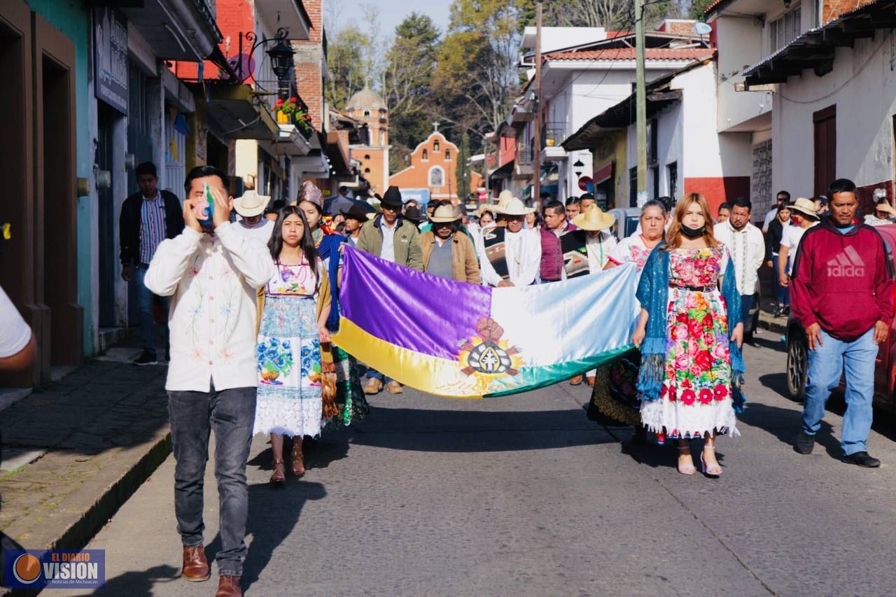 Conmemoran Día de la Resistencia Indígena en Uruapan