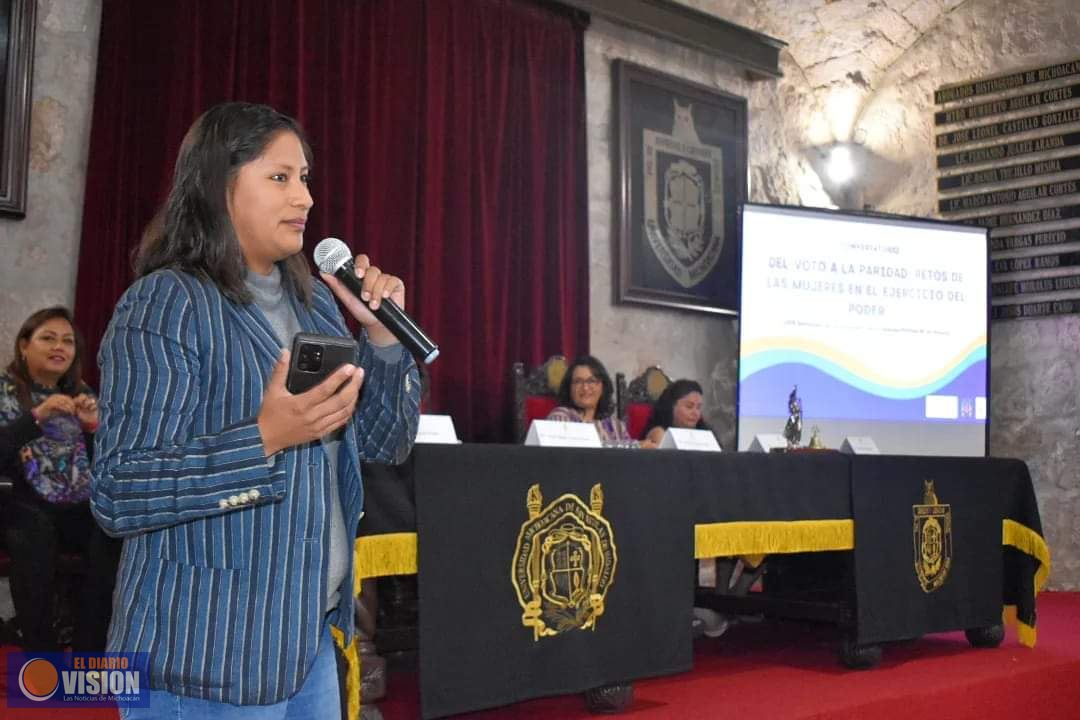 Celeste Ascencio, participó en conversatorio: