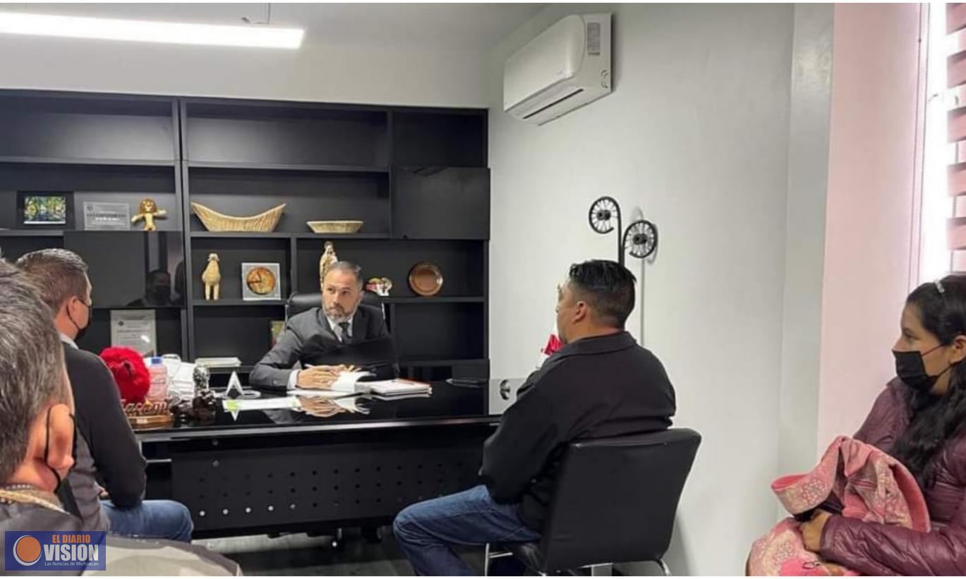 Atiende Luis Felipe León Balbanera a integrantes del Telebachillerato de la colonia Eréndira 