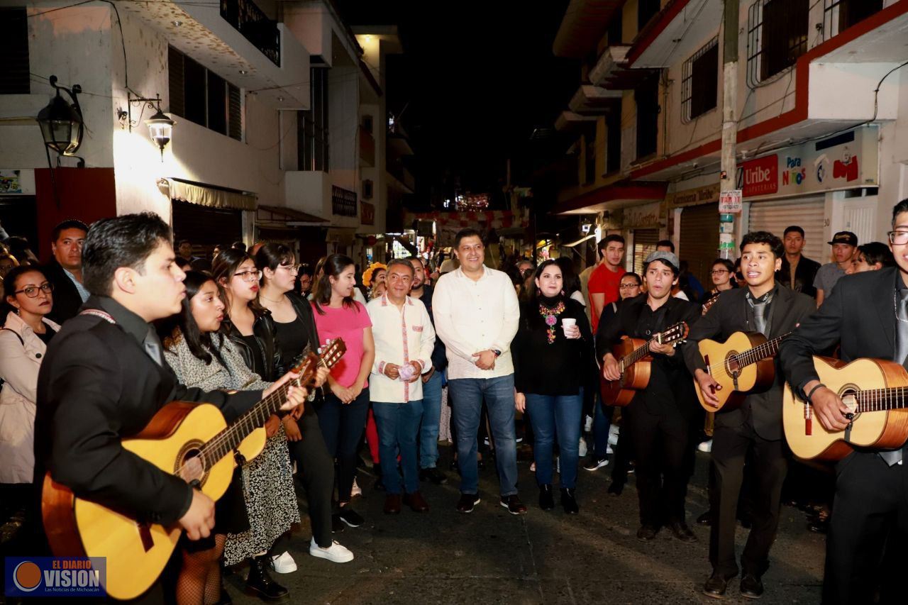 Miles disfrutaron del tercer día del Festival de Velas
