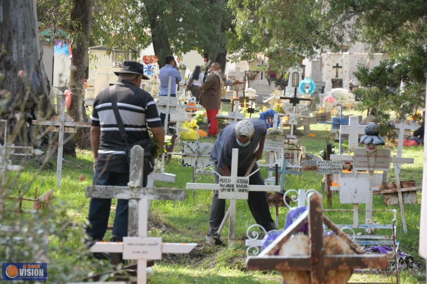 Reconocen limpieza y orden, visitantes al Panteón Municipal