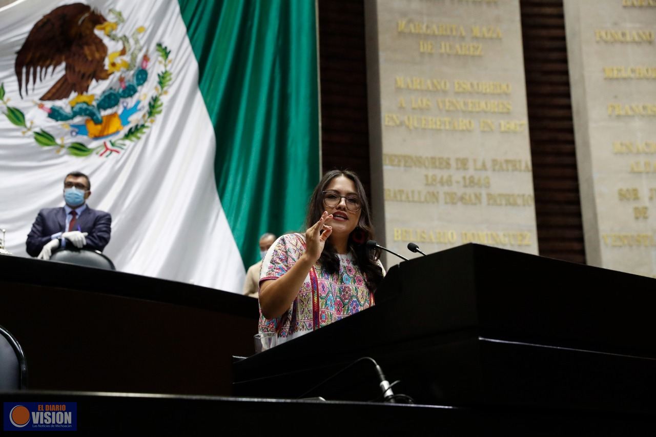 Hablante de lengua amuzgo expone en tribuna que son objeto de discriminación y racismo