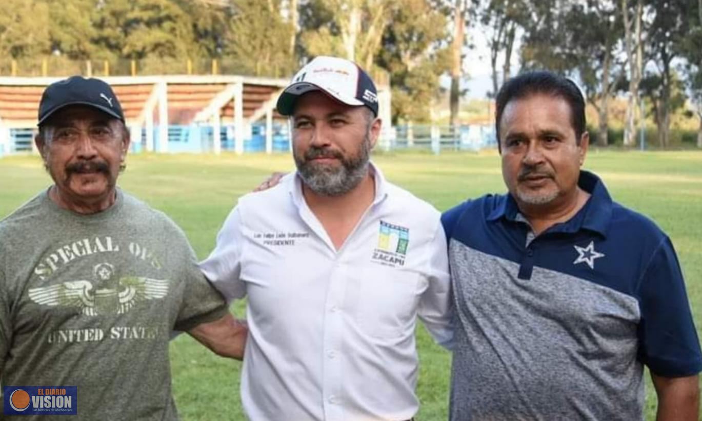 Luis Felipe León Balbanera visitó los campos de fútbol de Cantabria 