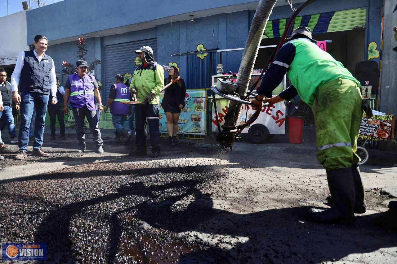 Supervisa Alfonso Martínez jornada  de limpieza y rehabilitación en plaza al Norponiente