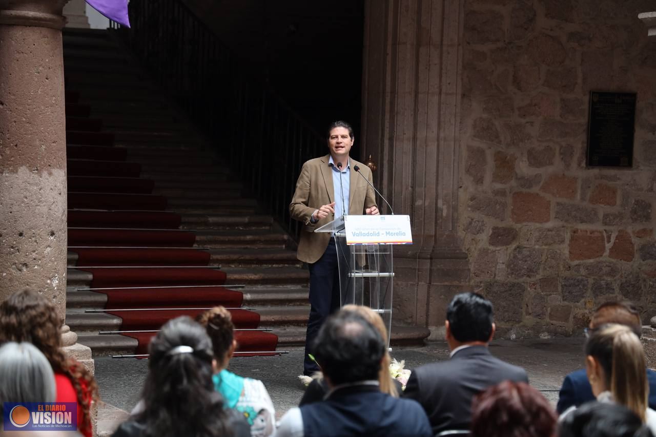 Reconocen escritores apoyo de Alfonso Martínez para la difusión de la historia de Morelia