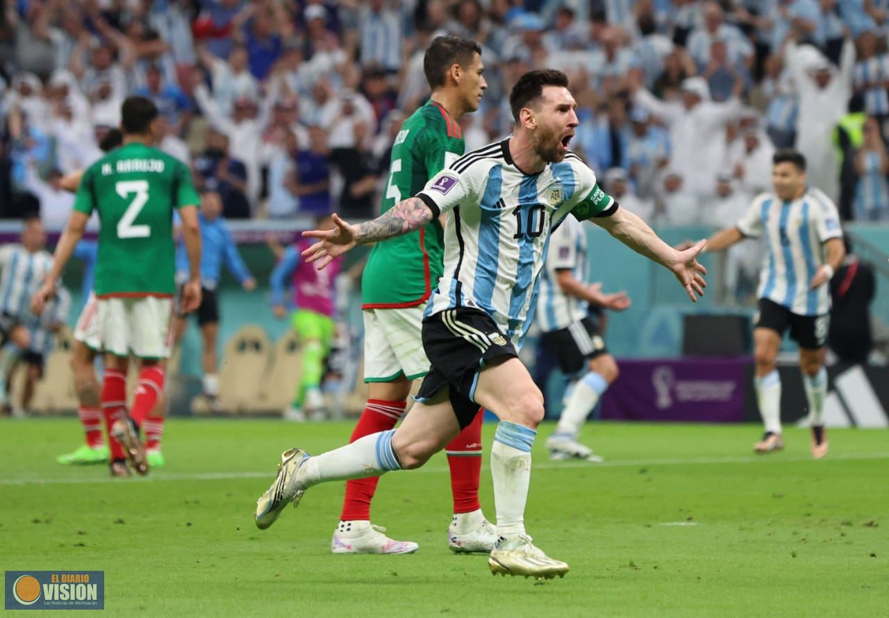 Argentina deja al borde de la eliminación a México