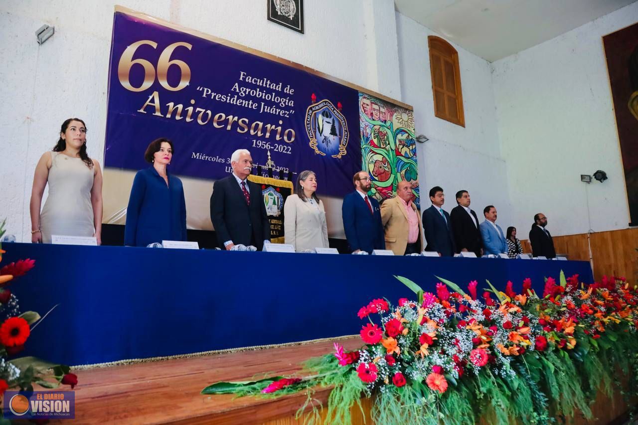 Nacho Campos reitera su compromiso con la Facultad de Agrobiología 