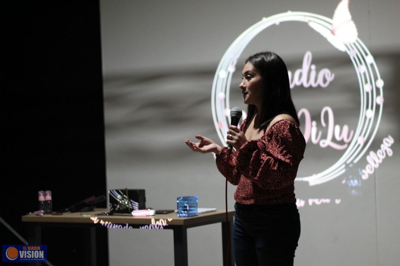 Alumnos de la escuela de emprendimiento del CM presentan 6 proyectos en Emprendetón
