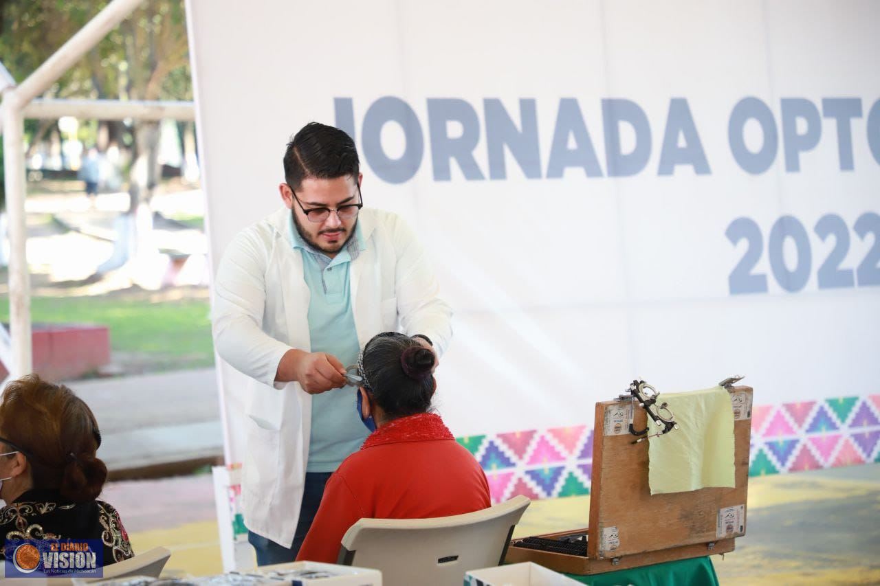 Realiza DIF municipal jornada optométrica para adultos mayores 