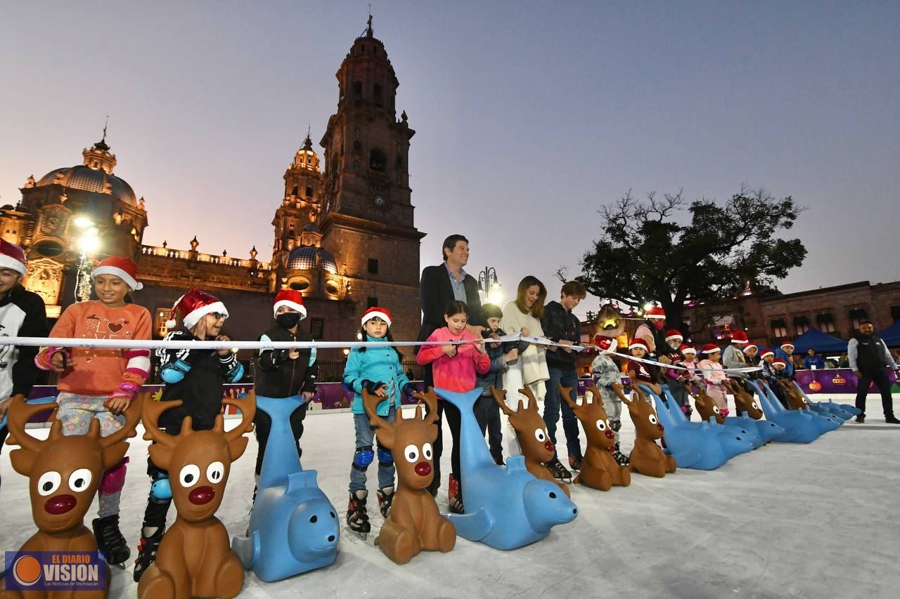 ¡Inauguran pista de hielo!