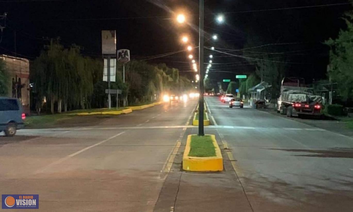 Busca Luis Felipe incrementar calidad en los servicios con el cambio de luminarias 
