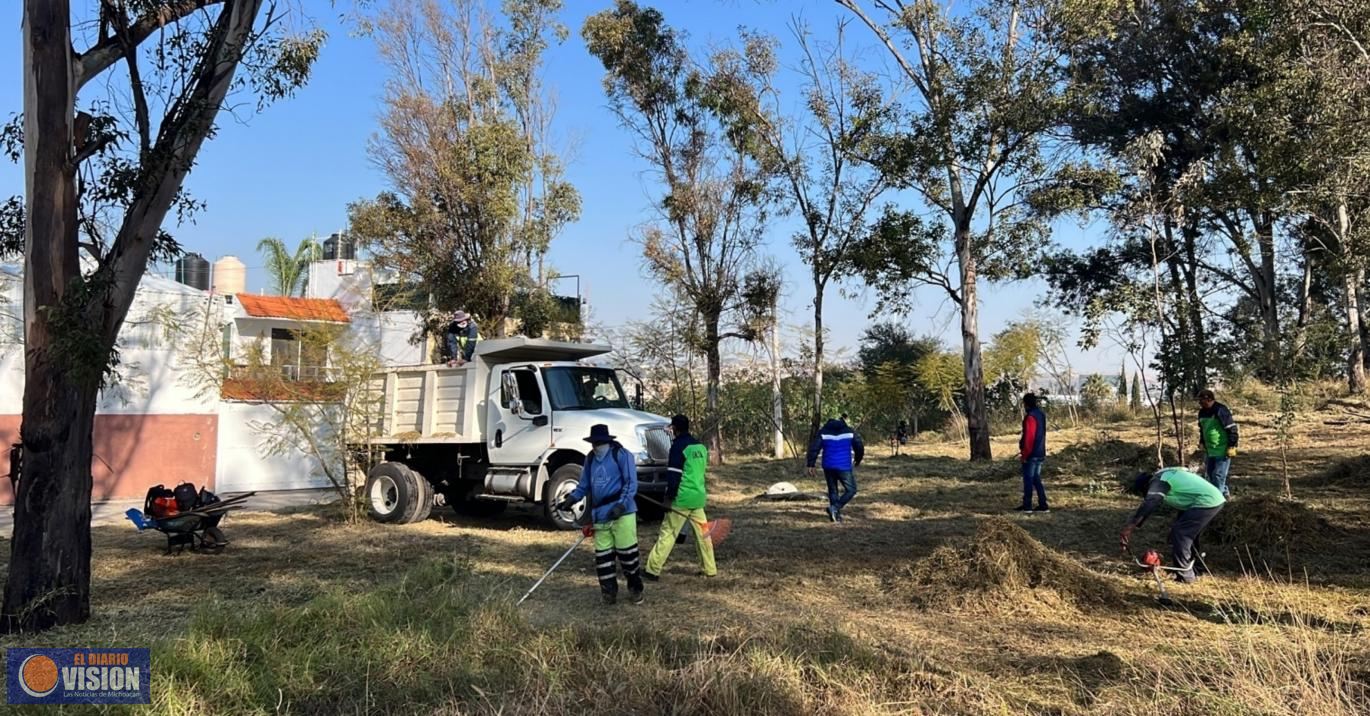 Agradecen vecinos jornada integral de limpieza en colonia Jacarandas