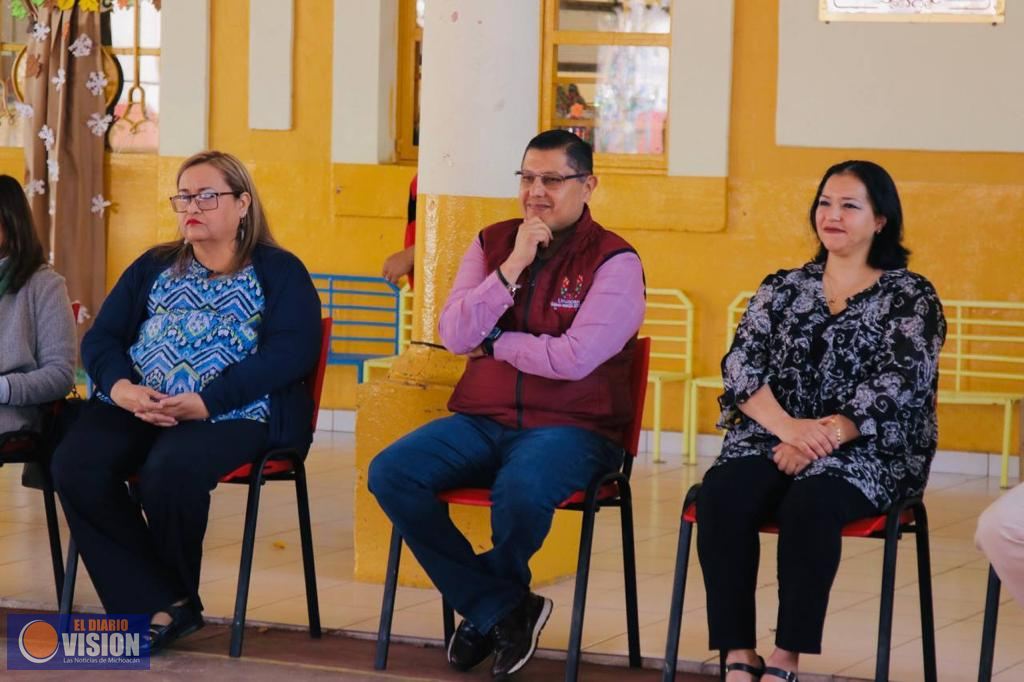 Nacho Campos resalta aporte de los patios pedagógicos 