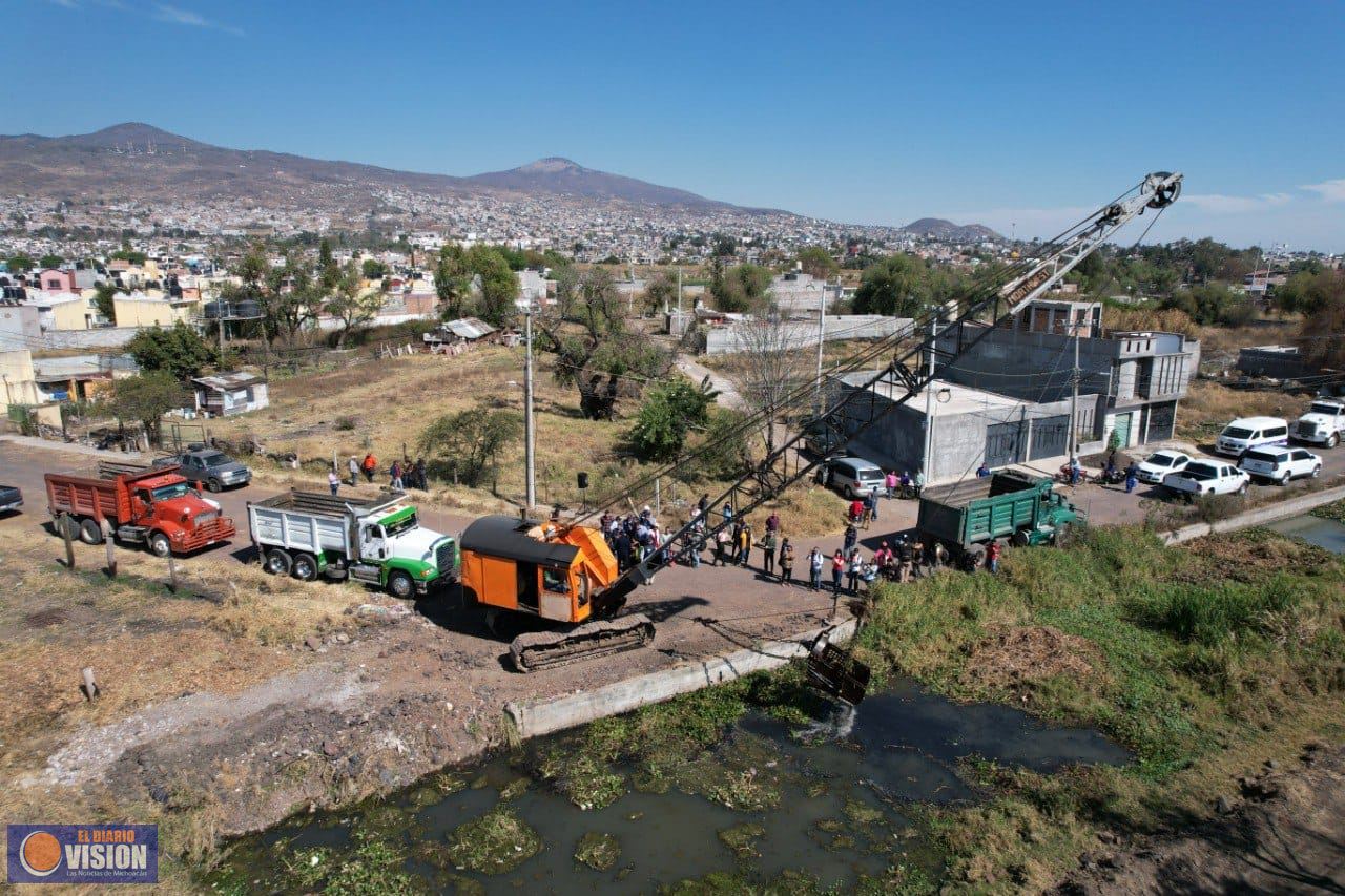 Arranca Alfonso Martínez programa de limpieza en el Río Grande y drenes de Morelia